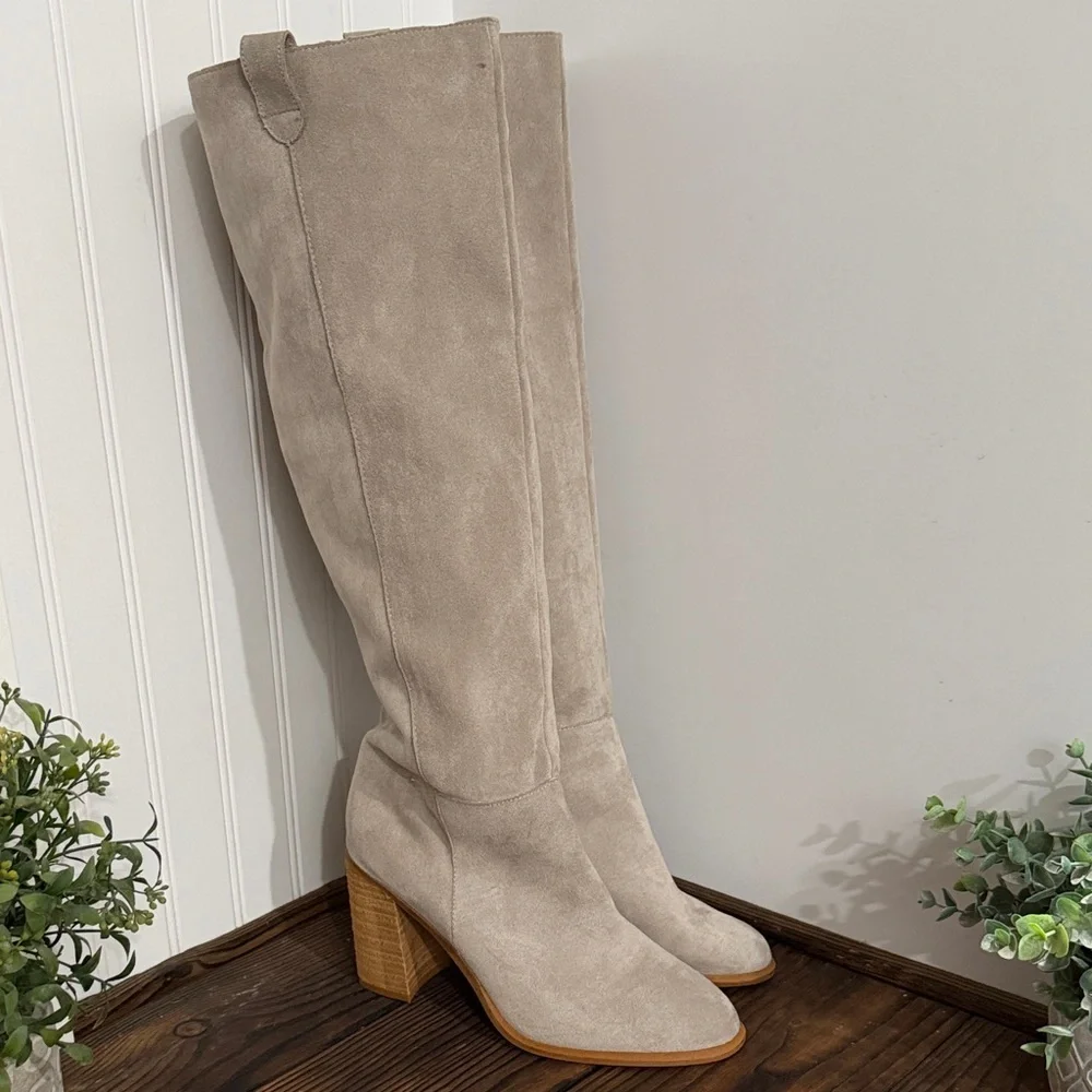 NWT Vici Saint Soft Sueded Tan Block Heel Knee-High Boots
